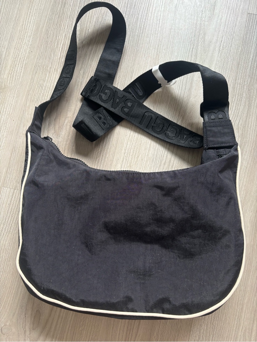DISNEY | BAGGU Medium Nylon Crescent Bag - Embroidered Mickey Mouse Club - Picture 4 of 8